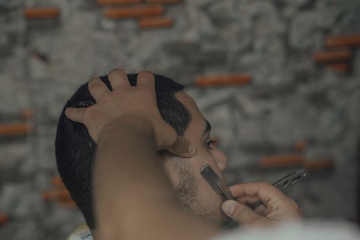Perfektní Fade Střih: Krok za Krokem s Obrázkovým Návodem
